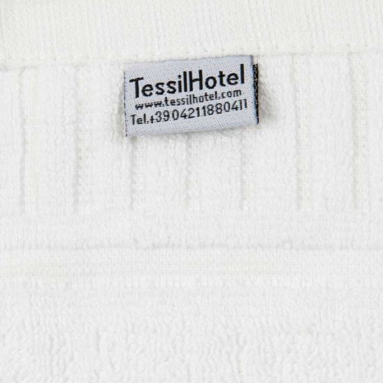 Etichetta di lavaggio degli asciugamani bianchi 500gr/mq per hotel, alberghi e b&b Etichetta di lavaggio degli asciugamani bianchi 500gr/mq per hotel, alberghi e b&b