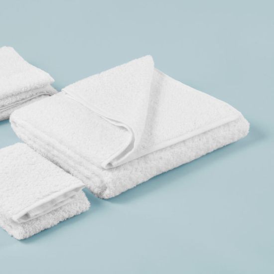 Asciugamani bianchi 600gr/mq per hotel, alberghi e b&b Asciugamani bianchi 600gr/mq per hotel, alberghi e b&b