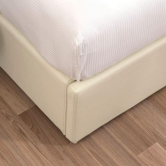 Lenzuola con angoli su misura raso rigatino bianco per hotel, alberghi e b&b Lenzuola con angoli su misura raso rigatino bianco per hotel, alberghi e b&b