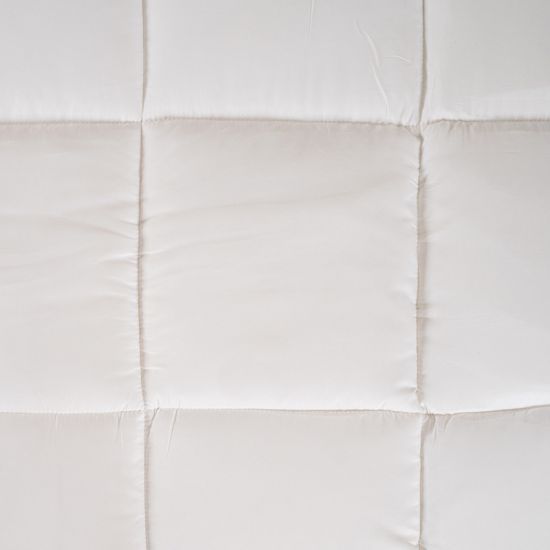 Topper 600gr da materasso per alberghi, hotel, b&b - dettaglio trapuntatura Topper 600gr da materasso per alberghi, hotel, b&b - dettaglio trapuntatura